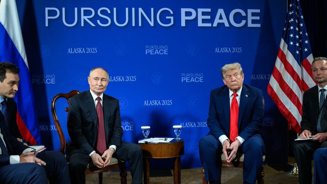 （左起）俄羅斯總統普京、美國總統特朗普上周在美國阿拉斯加會晤。（美國白宮）