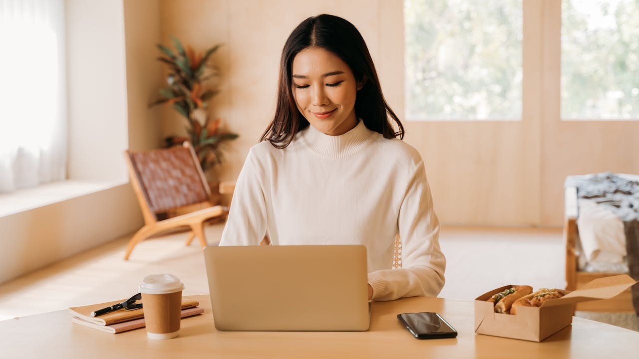 如今，傳統的職業已不再是主流，興起的反而是過去被視為幼稚且不切實際的創意行業。（Shutterstock）