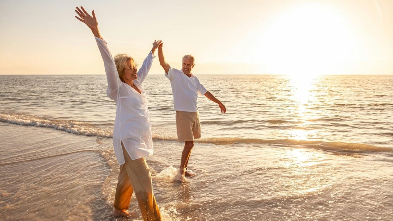 進優是退休人士的一大機遇，只要他們轉換一下腦筋，重新部署未來漫長的日子，確是海闊天空，無限可能。（Shutterstock）
