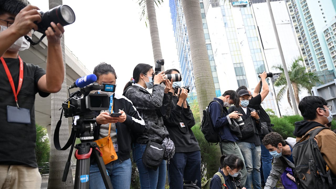港澳傳媒已在多個方面成為有效的政府第五權力機構。（Shutterstock）