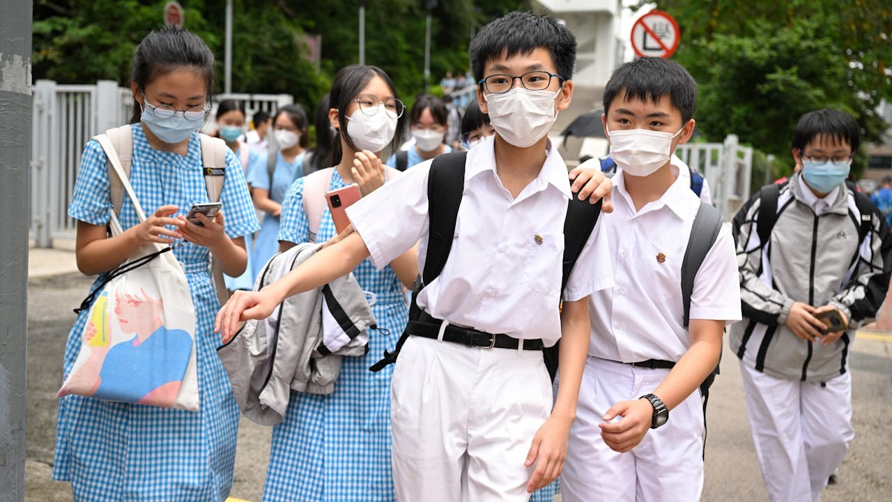 對初中學生而言，暑期活動取消引發同學的失望，源於這些活動往往是平日難以體驗的趣味學習。（Shutterstock）