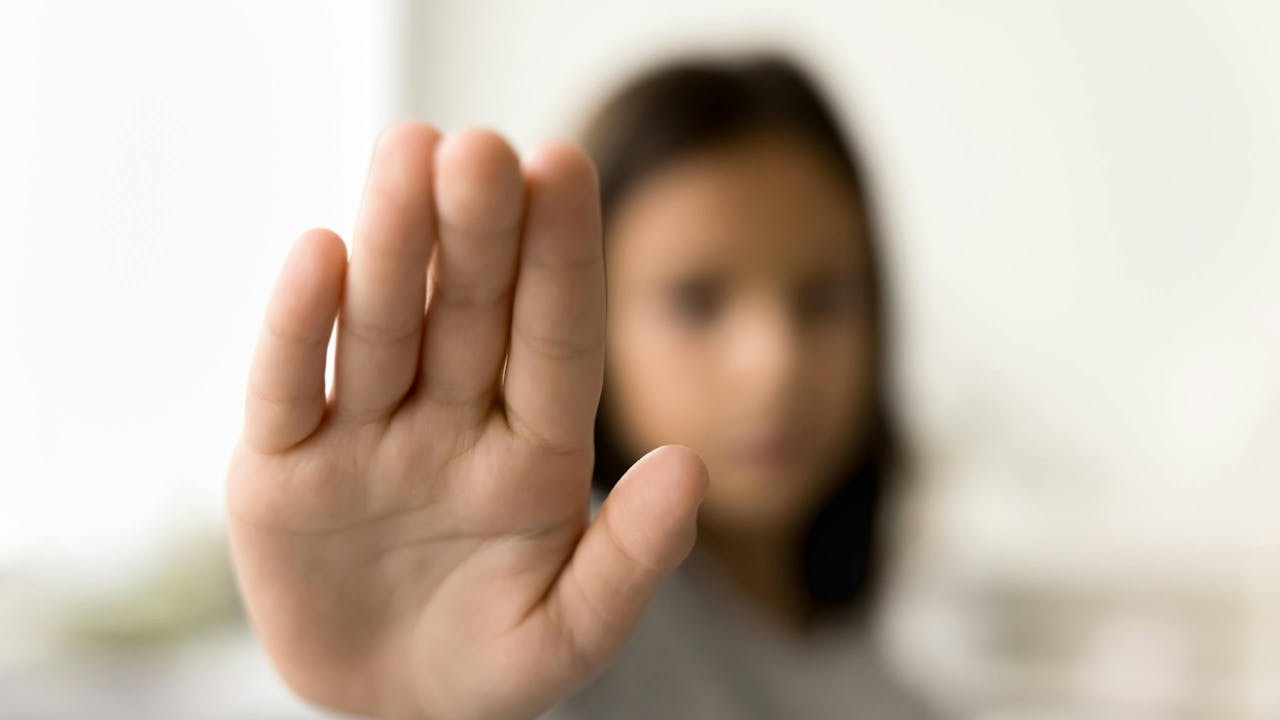 《強制舉報虐待兒童條例》影響深遠。(Shutterstock)