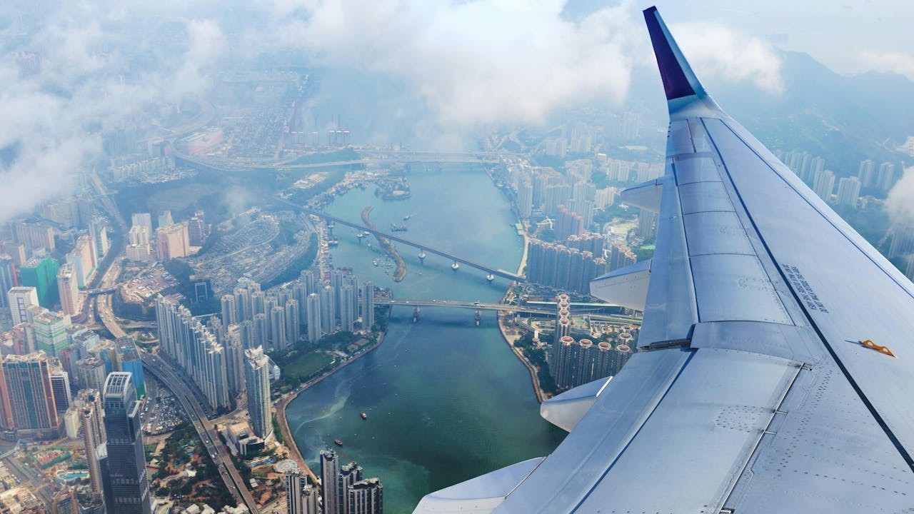 洪雯主張要打破香港社會的結構性斷裂，讓第一香港的資源、知識與制度優勢真正服務於第二香港的青年、基層與中產。（Shutterstock）