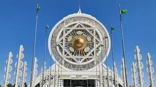 阿萊姆娛樂中心,內有有世界上最大的室內摩天輪。(陳穎嘉女士提供)