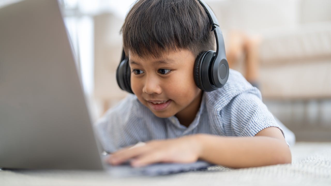 科技的終極目標,是為了促進教學效能、教育公平和個性化學習。(Shutterstock)