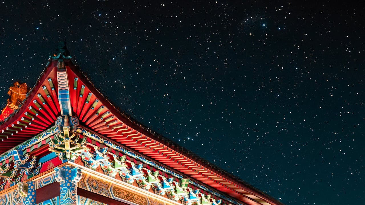 七夕最早源自《夏小正》，旨在紀念時令轉換，為農耕社會對星象的季節性解讀。（Shutterstock）