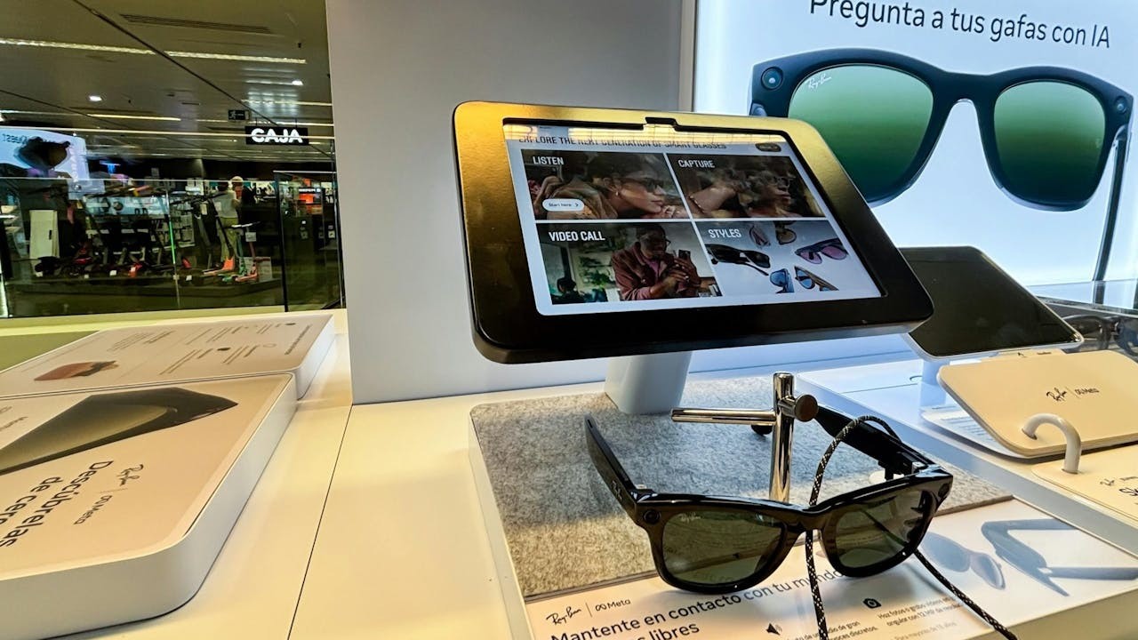 每隔一段日子，科技都會令我們耳目一新，日後的發展就可能不用智能電話而變成智能眼鏡了。（Shutterstock）