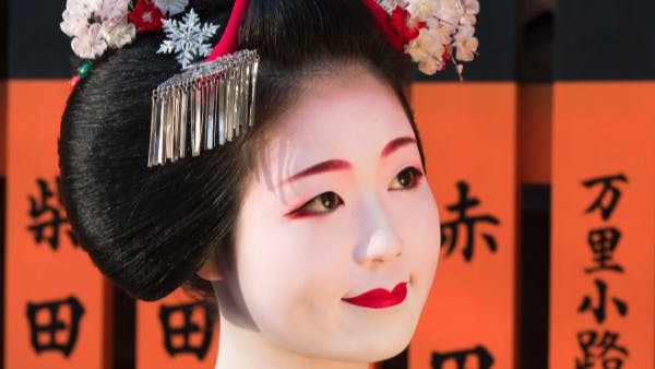 藝妓的演出之所以神秘，皆因能夠作客、參與的人，可謂少之又少，那才顯得矜貴。（節目官方圖片）