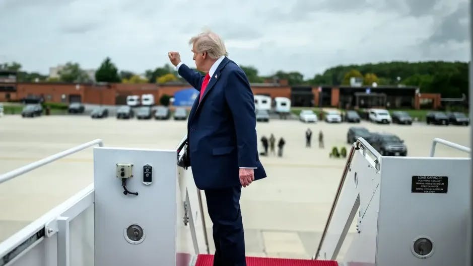 特朗普性格魯莽，政策反覆，處理留學生和工作簽證問題，手法類似芯片出口限制。（白宮圖片）