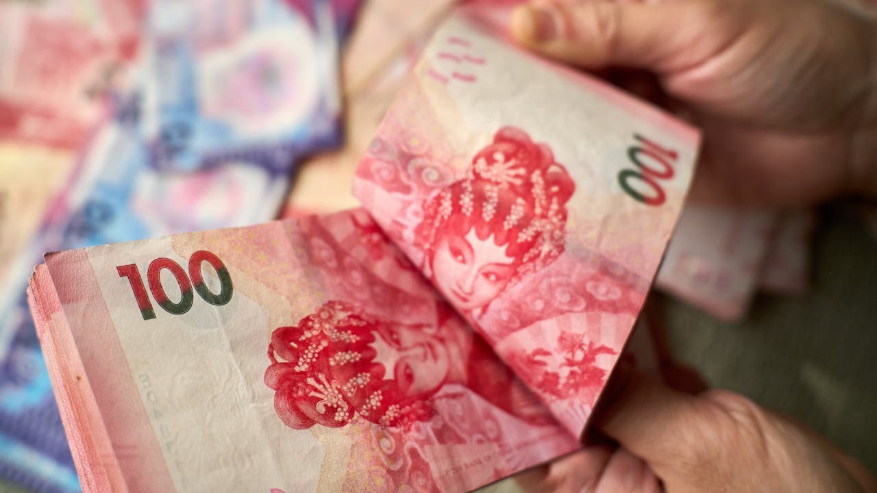 不止一次有人提出要放棄聯繫匯率，讓港元貶值，以增加香港的競爭力。（Shutterstock）