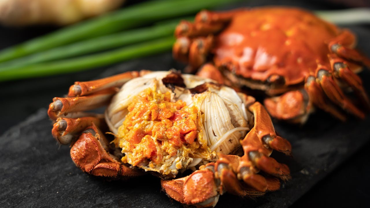 蒸蟹是最簡單的傳統吃法，能最大限度保持原汁原味，大閘蟹是所有螃蟹之中味蓋百鮮、擁有最強烈滋味的。（Shutterstock）