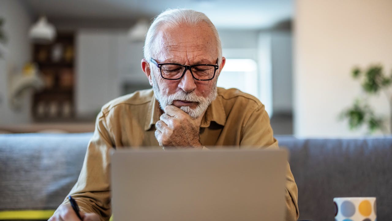 退休前是財務的累積，退休後要開始花這筆累積出來的錢，這是一種需要調整的心理轉換。（Shutterstock）