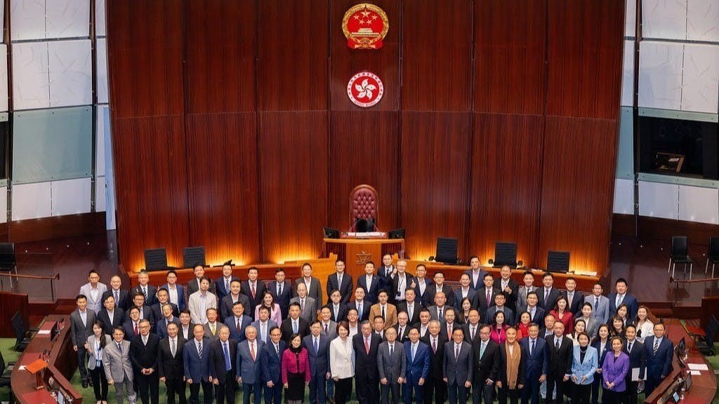 今屆立法會審議通過法案約130條，較上屆多逾60%，並在去年3月以「極高速」（12天）的審議流程，全票通過《基本法》第23條立法。（立法會圖片）