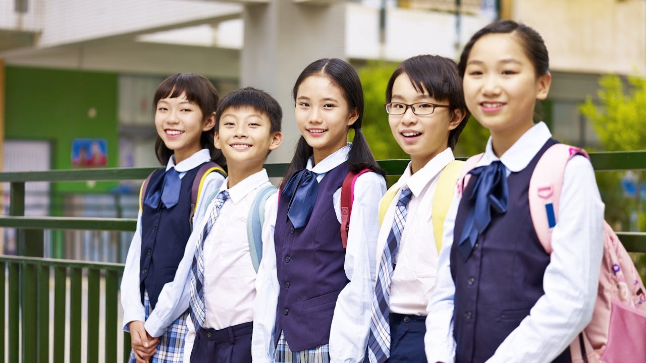 讓孩子擁有面對挫折的勇氣與自我認可的能力，比名校光環更能決定人生走向。（Shutterstock）