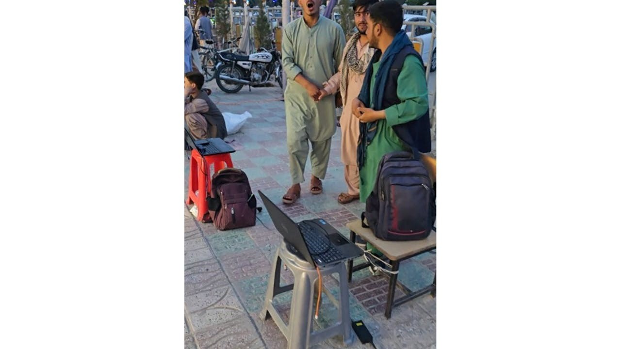 每個抄碟人，各自有不同的專長。（作者Facebook）