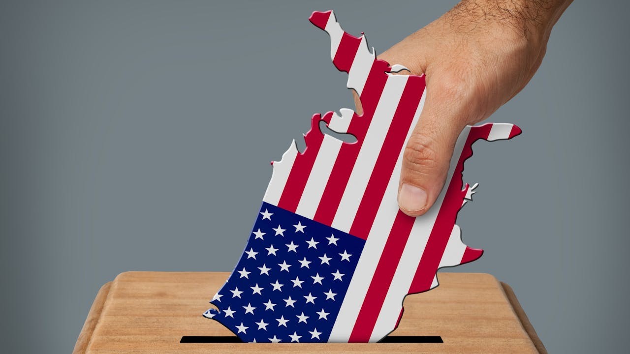 當地圖決定結果，選舉就有可能淪為空洞的儀式，美國最嚴重的威脅不是外部對手，而是內部崩潰，即地緣政治的內爆。（Shutterstock）