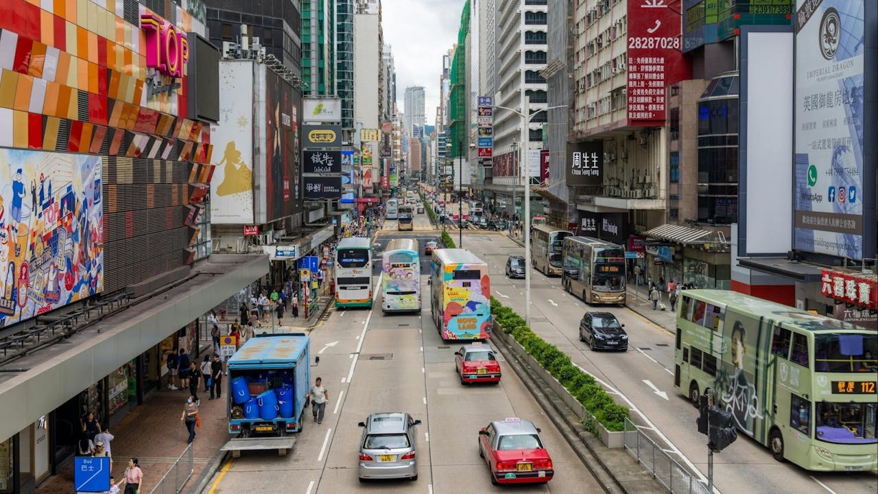 香港的駕車人士普遍不搶道、守秩序。（Shutterstock）