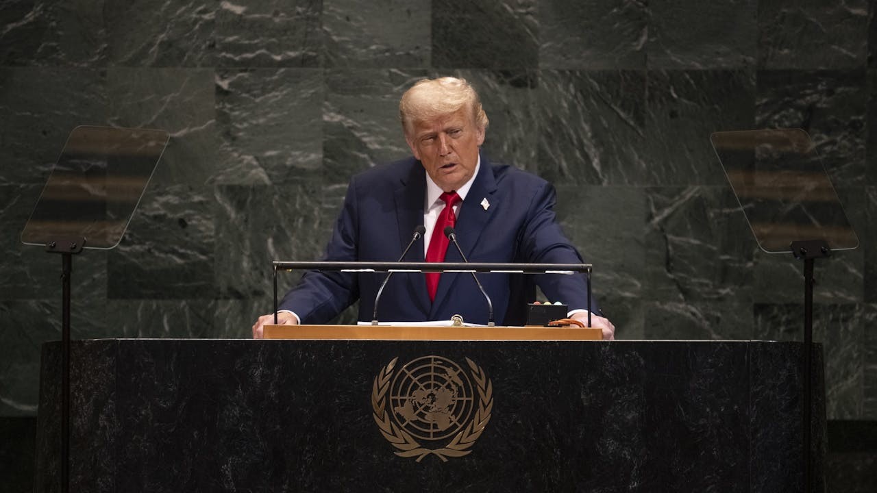 特朗普意圖中最應被注意的是他的選票考量，他的演講內容雖過火及荒謬，卻是使MAGA人深感興奮的策略。（白宮Flickr）