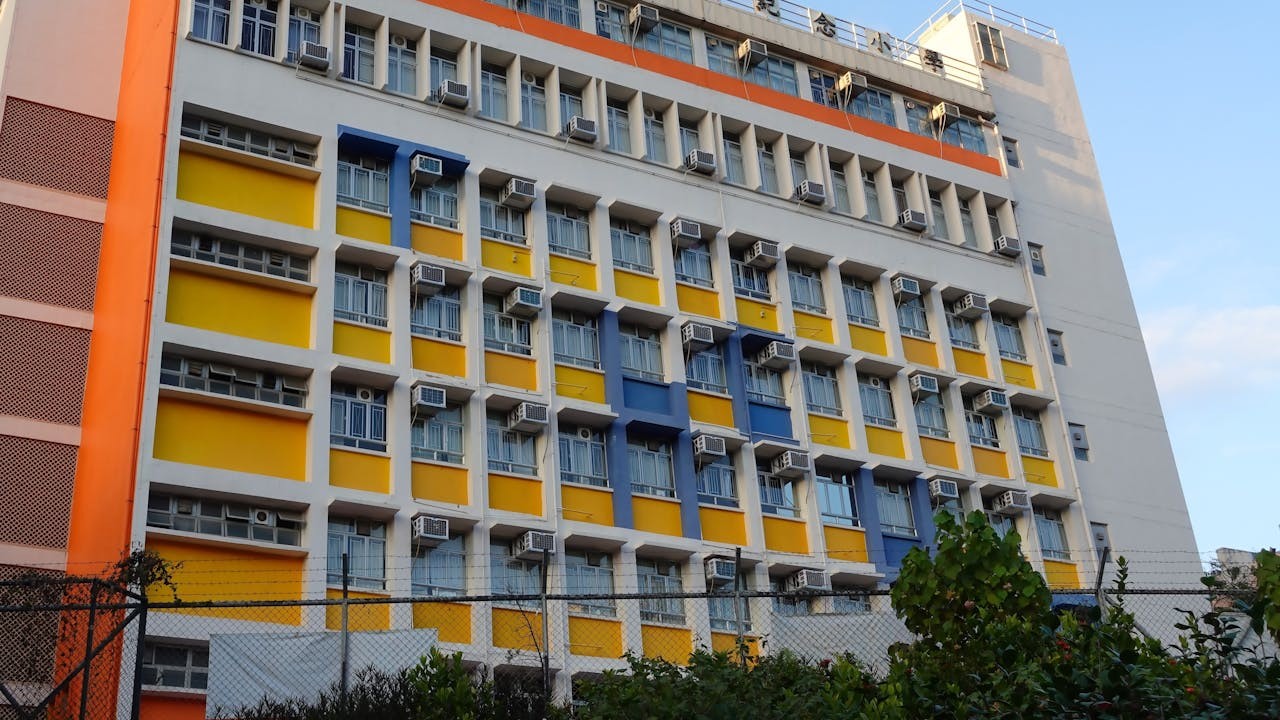 學校管理階層首要的工作，不只是頒布改革時間表，營建革新需求才是重中之重。（Shutterstock）