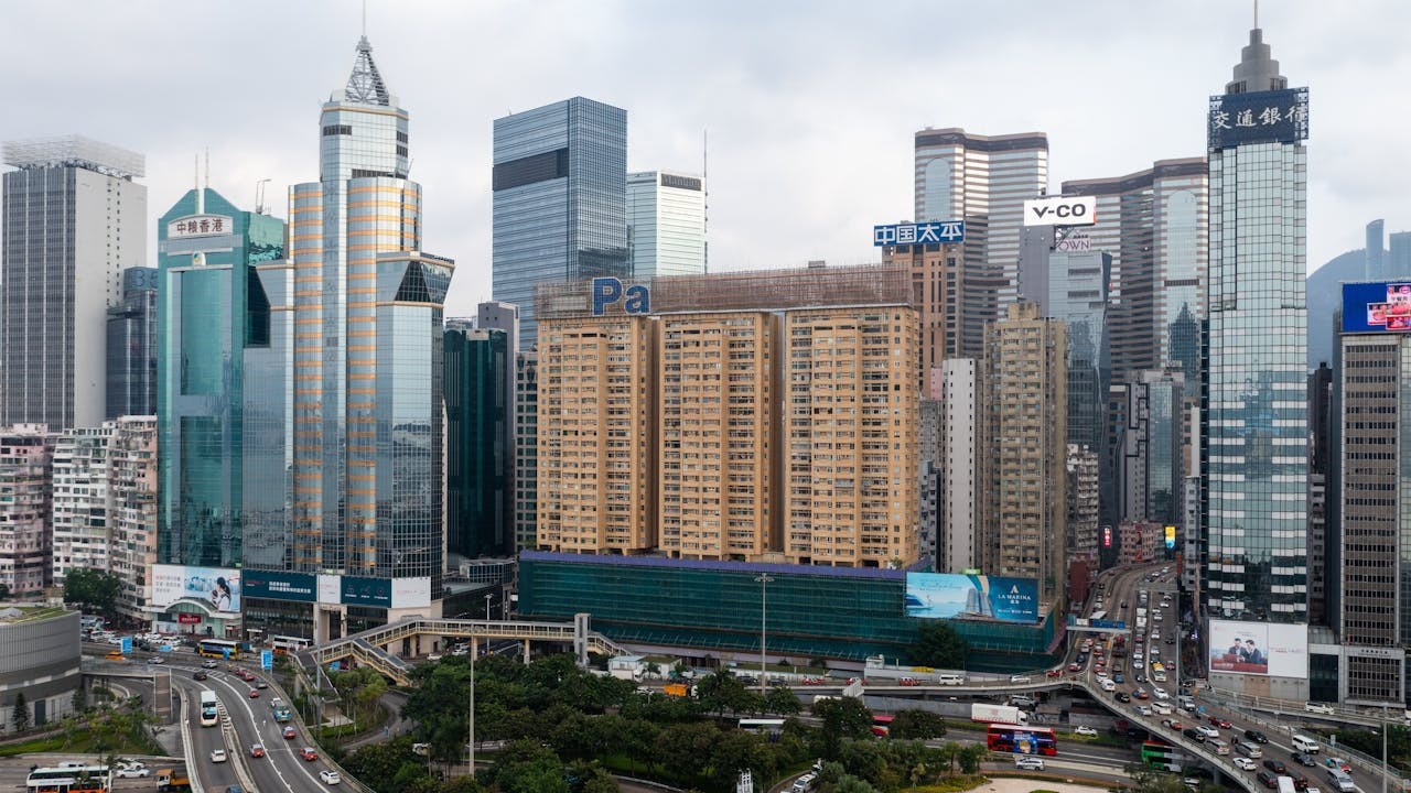 消息傳出阿里巴巴（9988）以70億元買了半幢在銅鑼灣的全新海景甲級商業大廈。（Shutterstock）