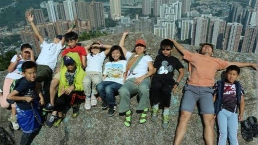 每月一次帶領學生戶外學習,登山涉水。