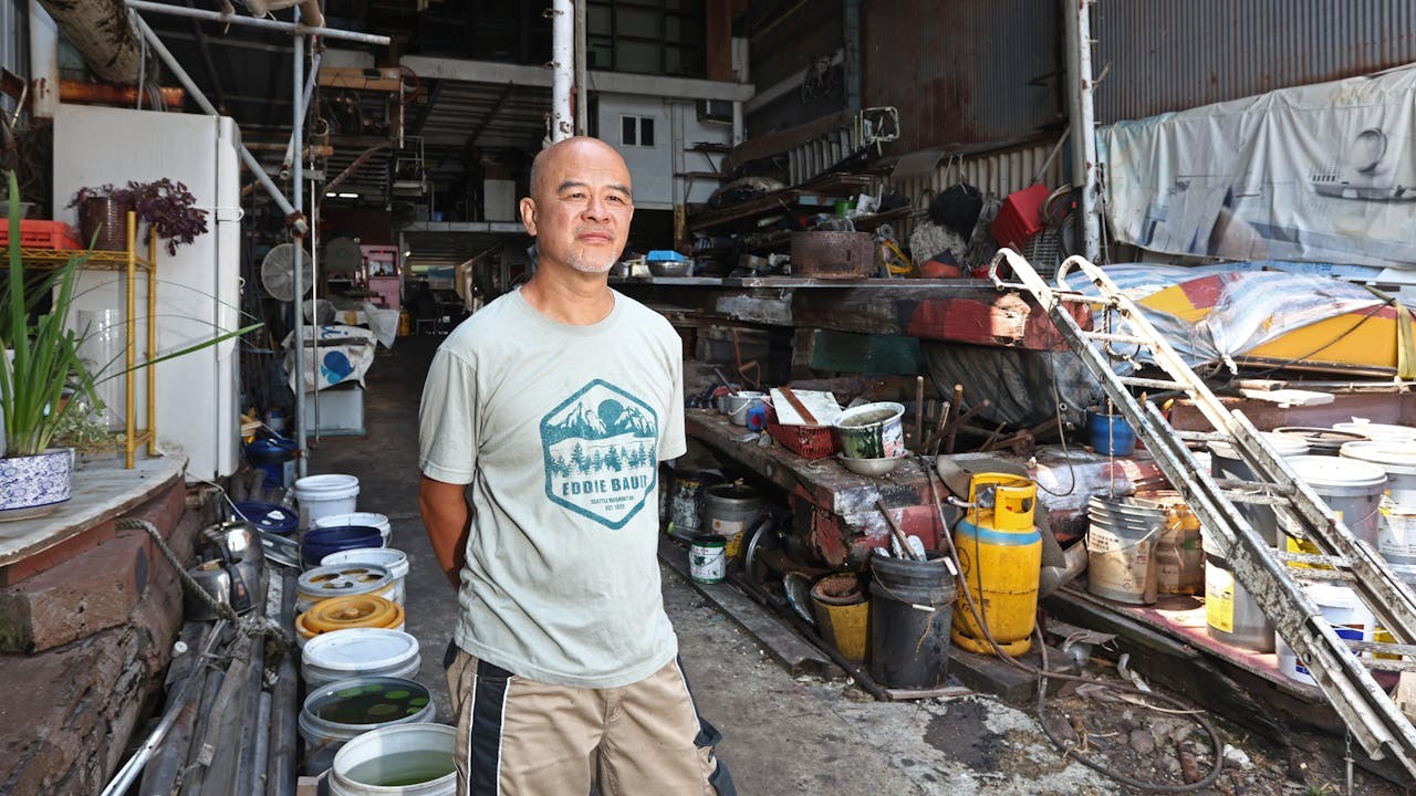 區世傑憶述，70年代是光明船廠的鼎盛時期，「那時維港上航行的木船，六成都是我們造的。」