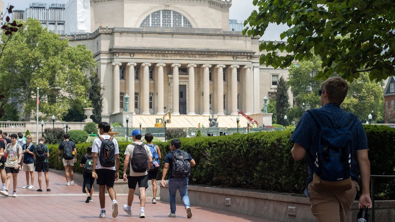 老牌西方大學面臨經費收縮，特權受新監管力量的束縛。（Shutterstock）