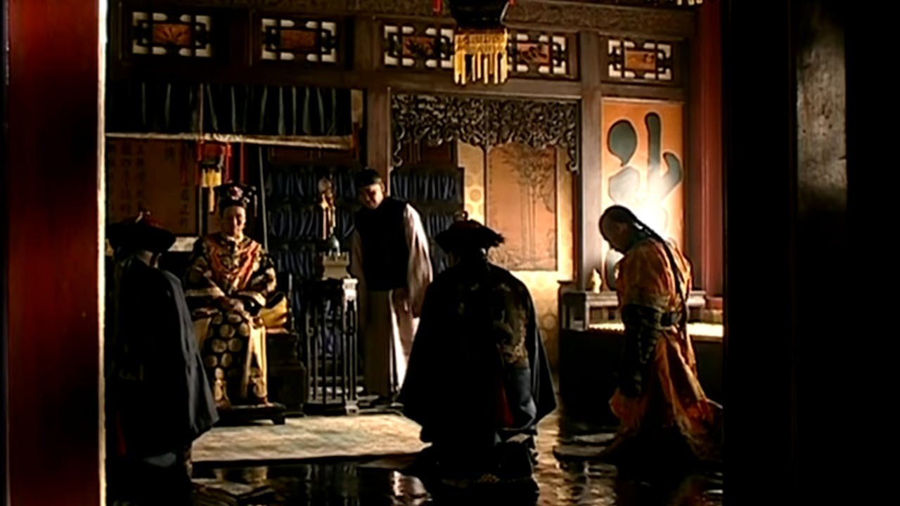 《走向共和》第一集慈禧太后質問頤和園工程進度一幕。（《走向共和》截圖）