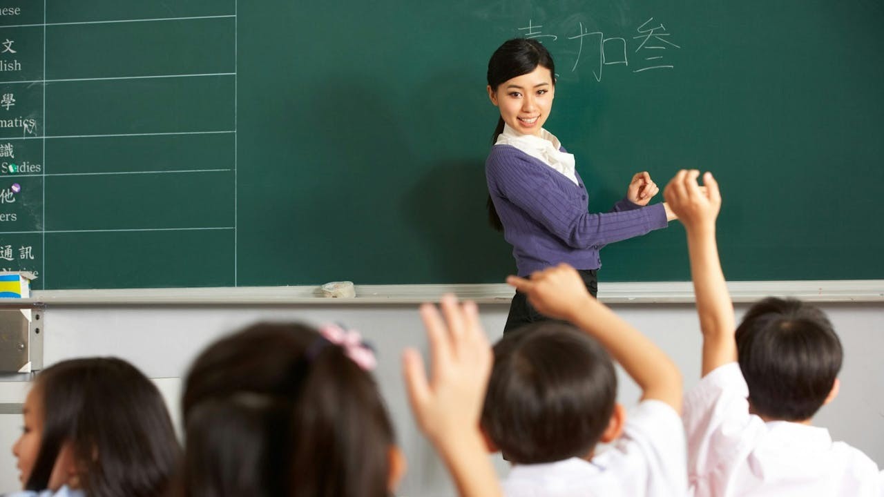 現時香港約有7萬名在職教師,有9萬名教師未入職。(Shutterstock)