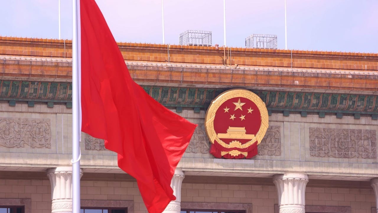 除非有外部勢力插手、先行使用核武,估計中國對付日本毋須動用核武。