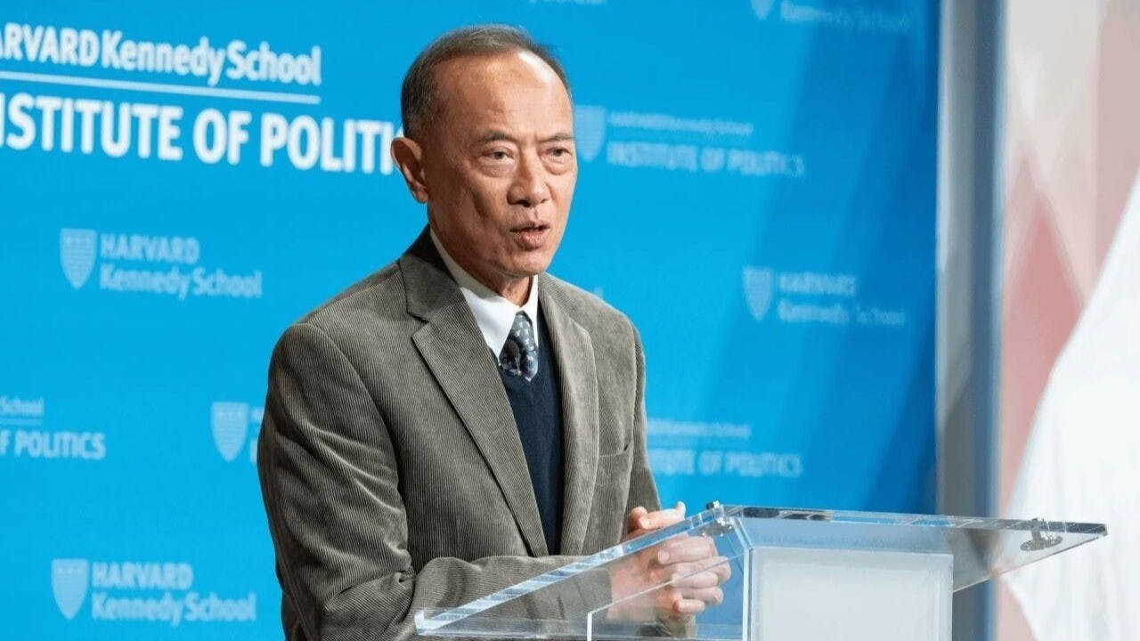 楊榮文分享了他對美國全球地位變遷的觀察。(哈佛獨立報圖片)