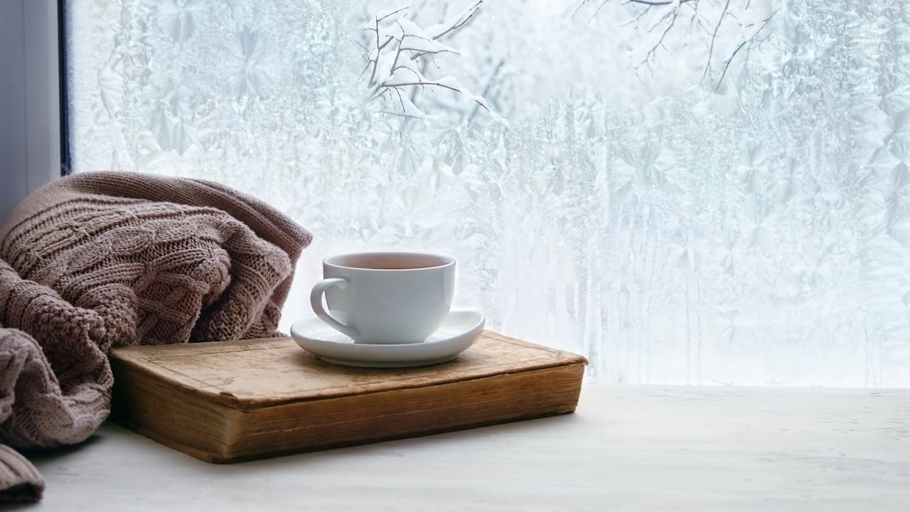 前夜寒衣，今日小雪，遠方的您可曾添衣無恙？（Shutterstock）