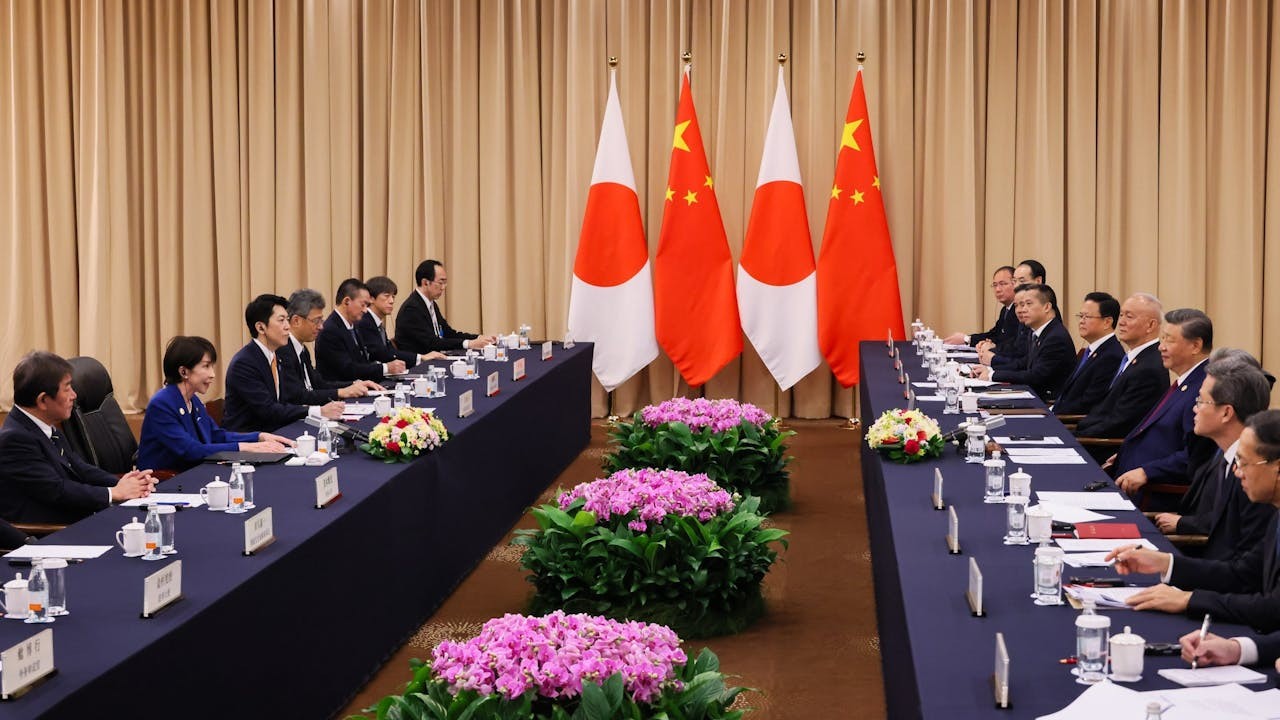 10月31日,日本首相高市早苗在韓國與國家主席習近平舉行約30分鐘的會晤。(日本首相官邱)