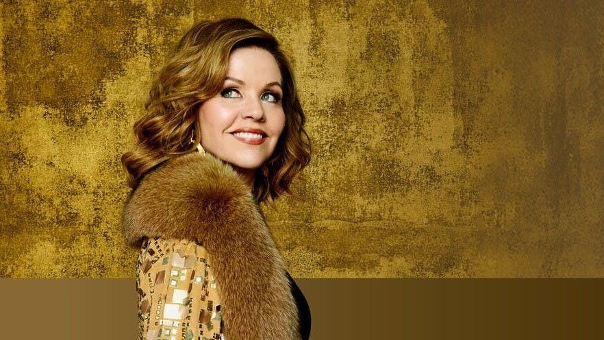 惱人的是弗萊明時而使用擴音，時而不用，跟樂隊整體配合的音色更呈不一致。（香港管弦樂團網）