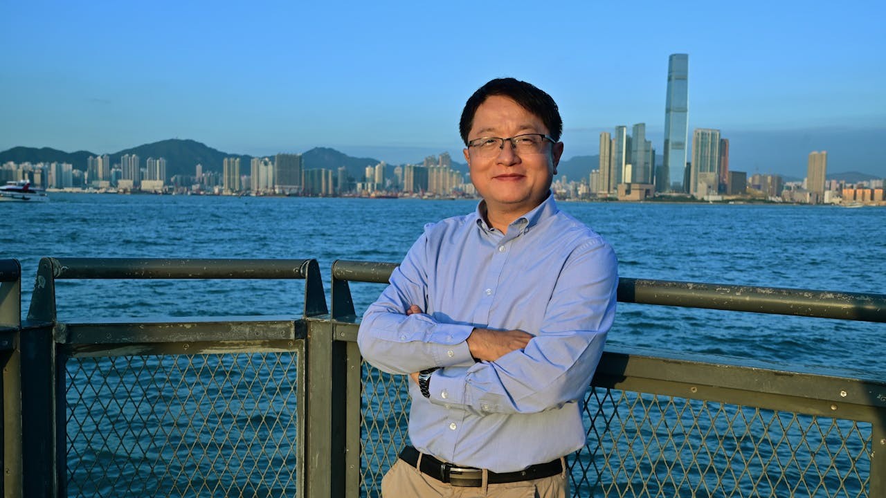 他強調特首很着重改革,立法會與公務員團體都處於革新的進程,參選正當其時。