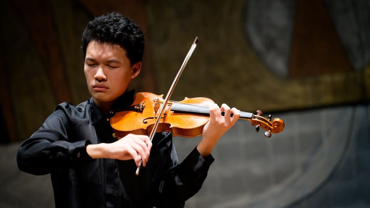 帕格尼尼國際小提琴比賽是全球古典音樂領域最負盛名賽事之一,中國17歲的小提琴家章奧哲獲得第58屆的比賽桂冠。(帕格尼尼國際小提琴比賽網)