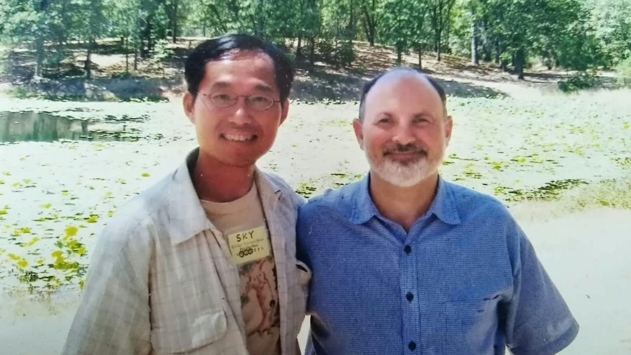 天鳥與流水學習法創發人、自然教育家Joseph Cornell合照。