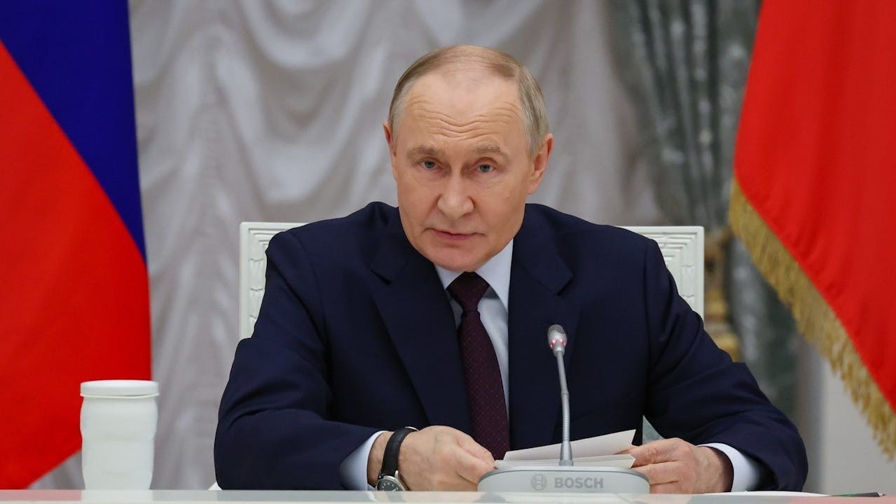 普京真的非常成功,把一手弱牌打到出神入化,經濟雖弱,但地緣政治上俄羅斯已成為重要樞軸。(克里姆林宮圖片)