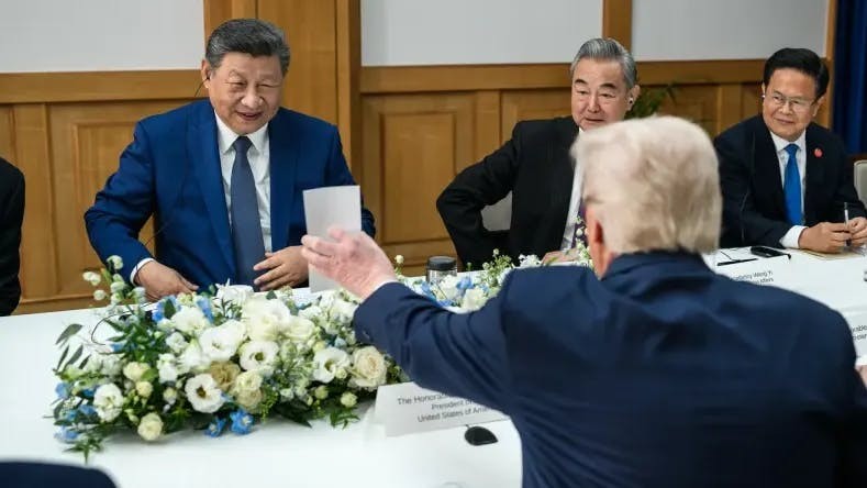 西方有言論認為，中國愈來愈效法美國，日後還可能超越美國，而美國則愈來愈像中國，互相學習心得。（白宮圖片）