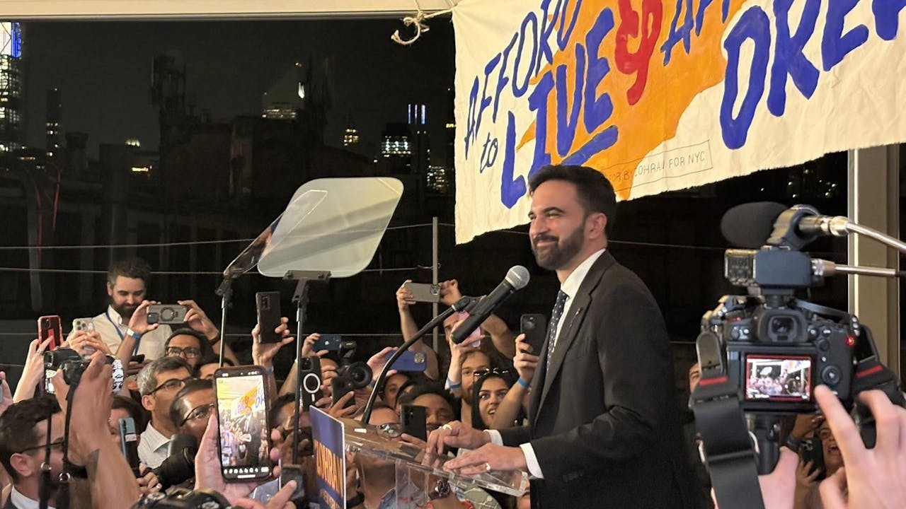 曼達尼的勝出猶如向特朗普宣戰,大有「特朗普,你即管放馬過來」之勢。(曼達尼 X)