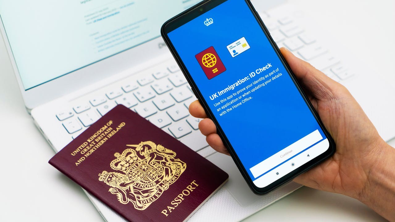 如果當日推出BNO簽證的時候有這兩個條件,起碼有一半香港人唔會離開。(Shutterstock)