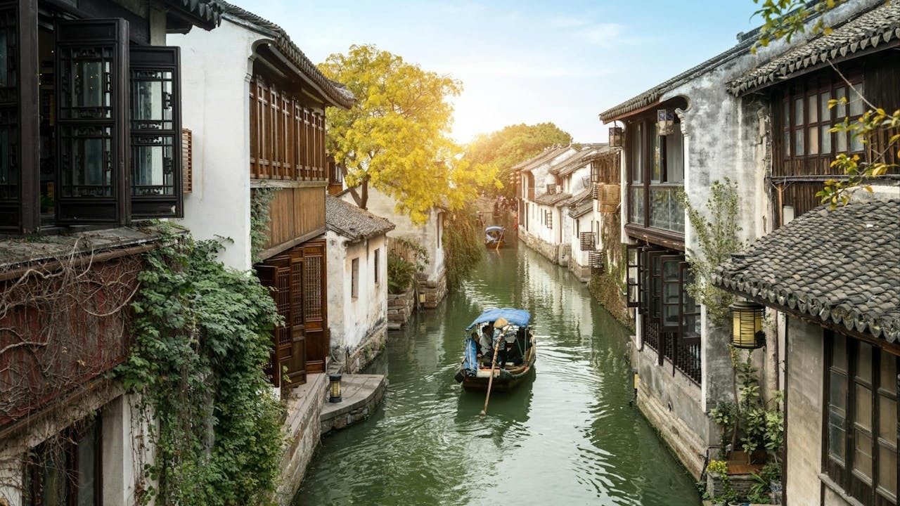 江南的秋雨總是細細的,如水鄉牛毛,如蘇繡細針。(Shutterstock)