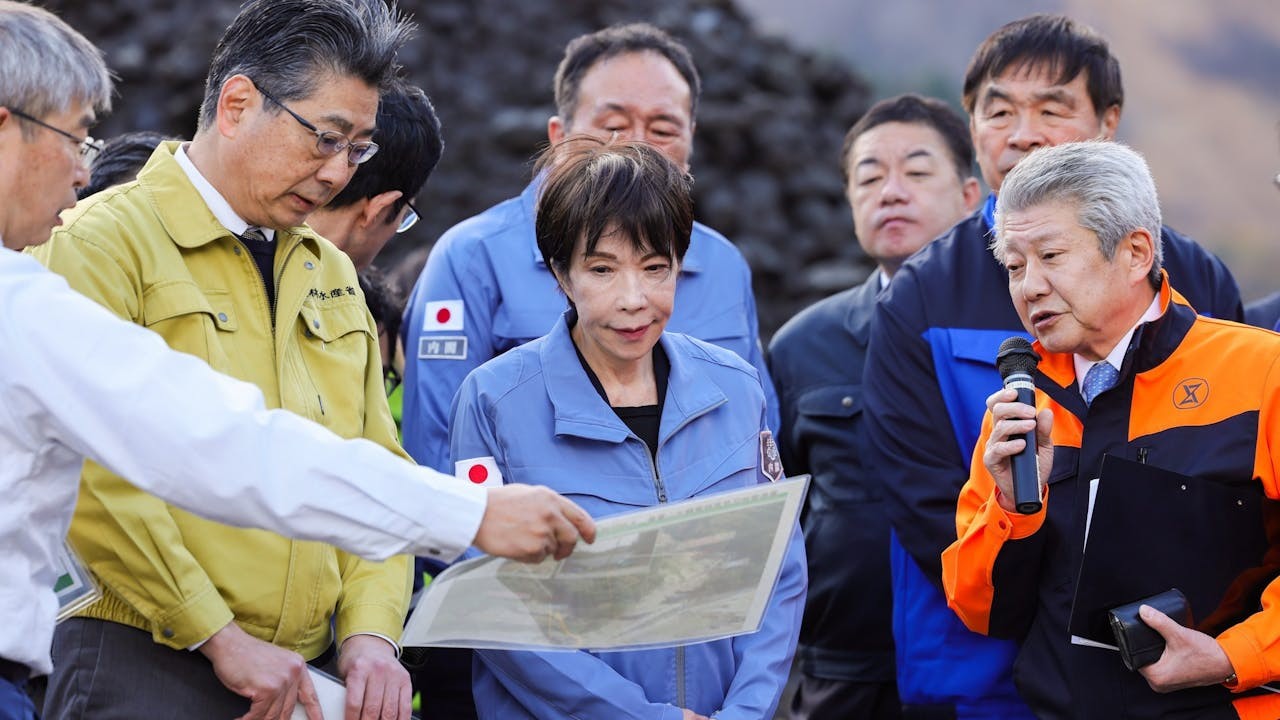 12月7日,高市早苗訪問日本石川縣,視察2024年能登半島地震及暴雨災後的恢復重建情況。(日本首相官邸)