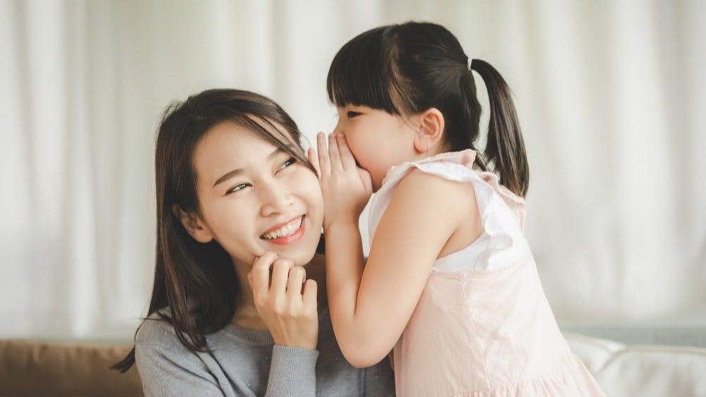 孩子老早便知道說話要有分寸,但說謊嘛,有點困難。(Shutterstock)