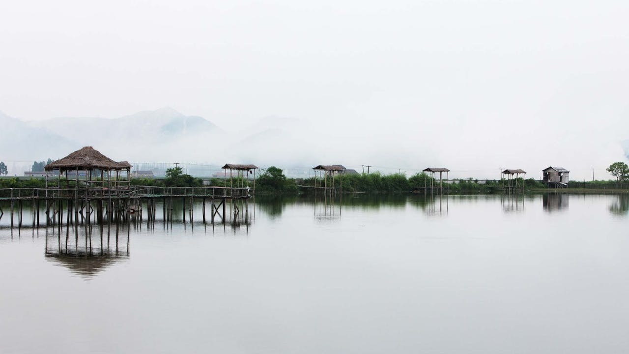 聖嚴師公提出,要提升人的品質,必先從提升自己的品格和品德開始。(作者提供)