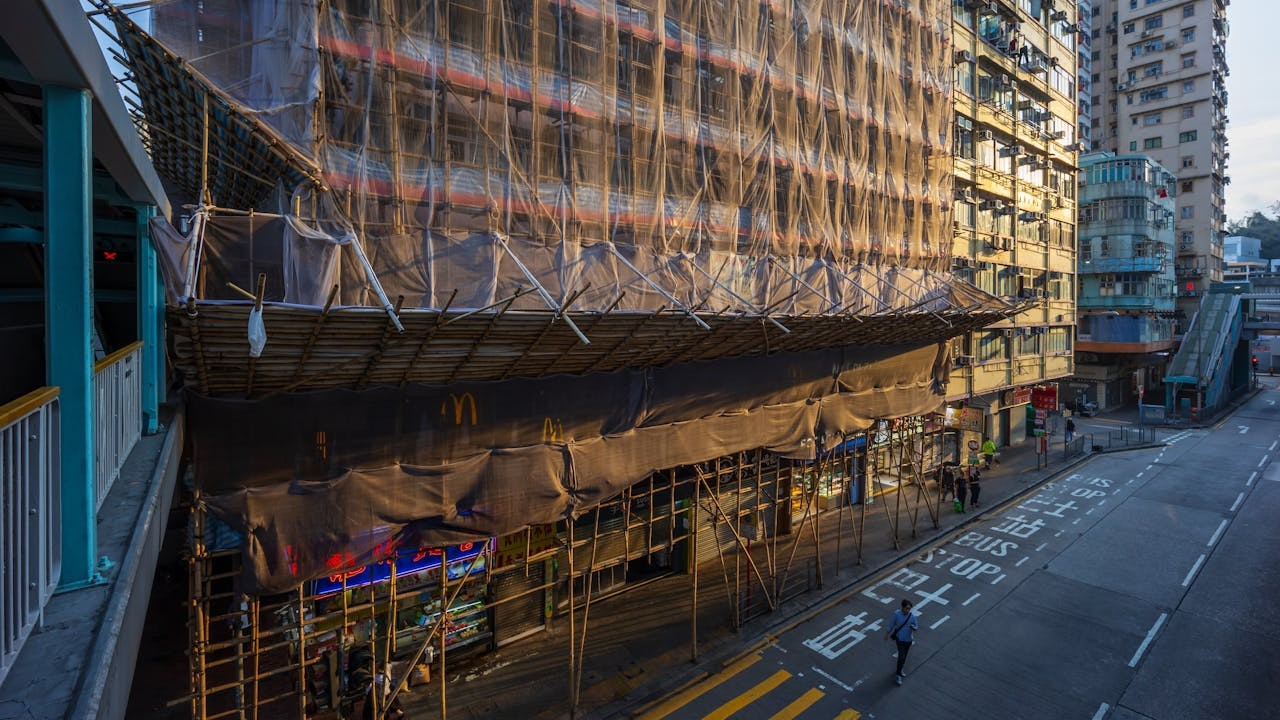 Grok指出:「現實中絕大部分圍標工程只有極少數在強力監管或集團須長期經營情況下,才勉強維持不太差的水平。」(Shutterstock)