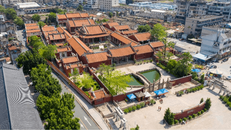 揭陽有不少名勝古蹟，這次有關部門安排海內外鄉親參觀的揭陽學宮，是華南地區規模最大的孔廟。（揭陽市政府網）