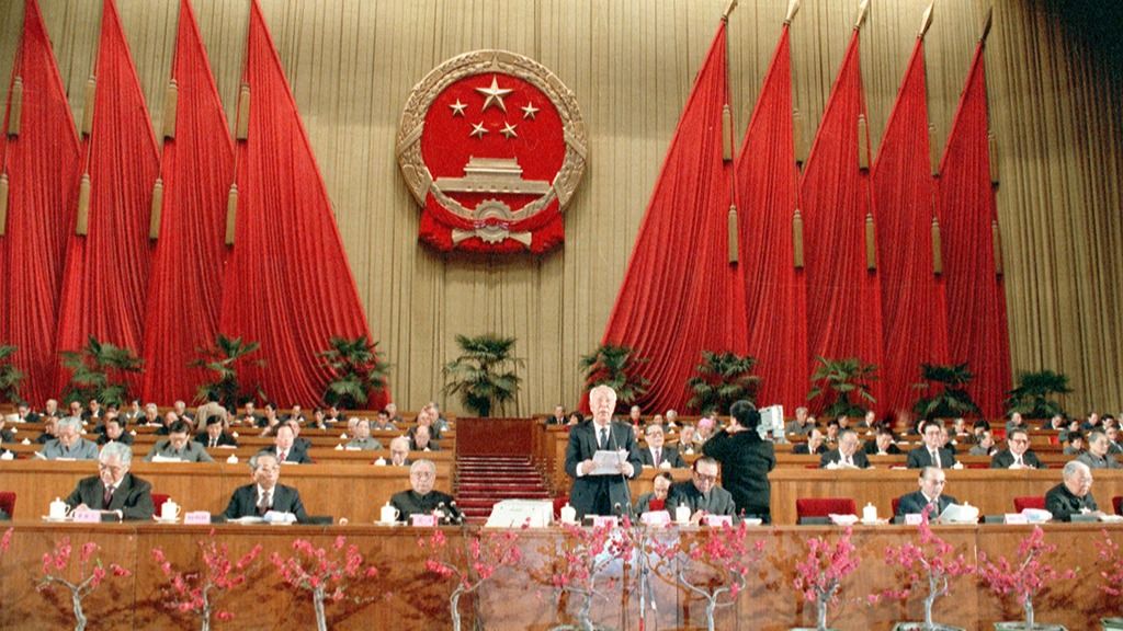 建港協會成立後不久，全國人大通過了《基本法》，政制發展有了明確的路線圖和時間表。（基本法頒布30周年網上展覽）