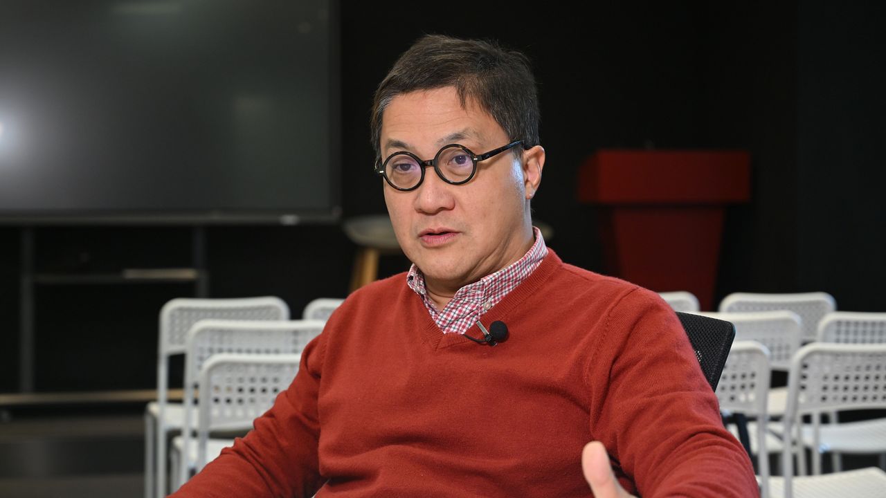 環顧全球金融市場，陸東認為日圓匯價走勢未來一兩年會出現黑天鵝現象。