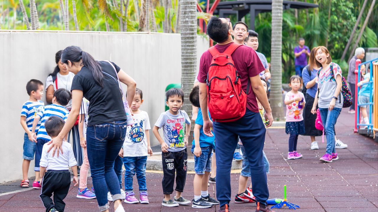 香港現時的生育率只約0.8，遠低於人口更替所需。（Shutterstock）